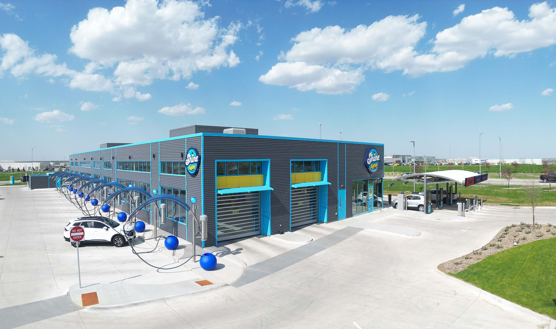 H+H Shine Shop exterior